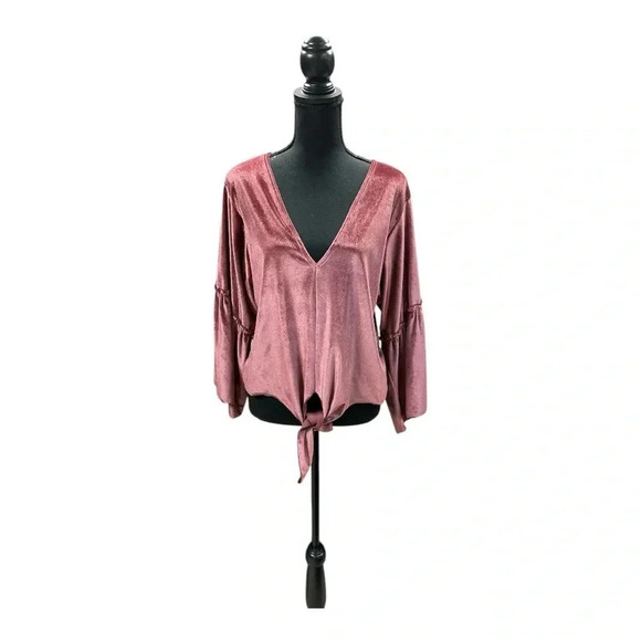 Lavender Fields pink v-neck velvet top with bell sleeves - Picture 3 of 6